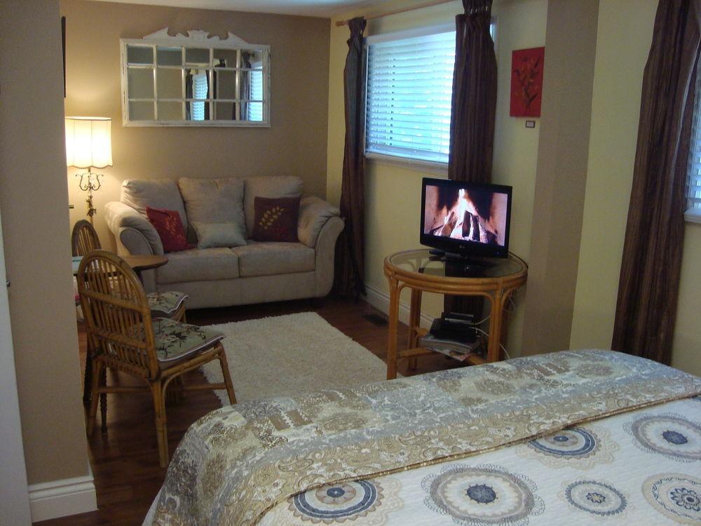 Paddington Place Bed & Breakfast Ошава Екстер'єр фото