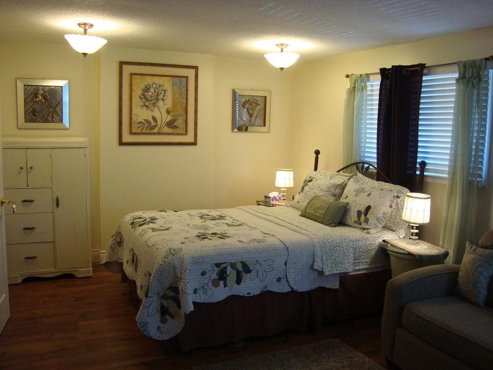 Paddington Place Bed & Breakfast Ошава Екстер'єр фото
