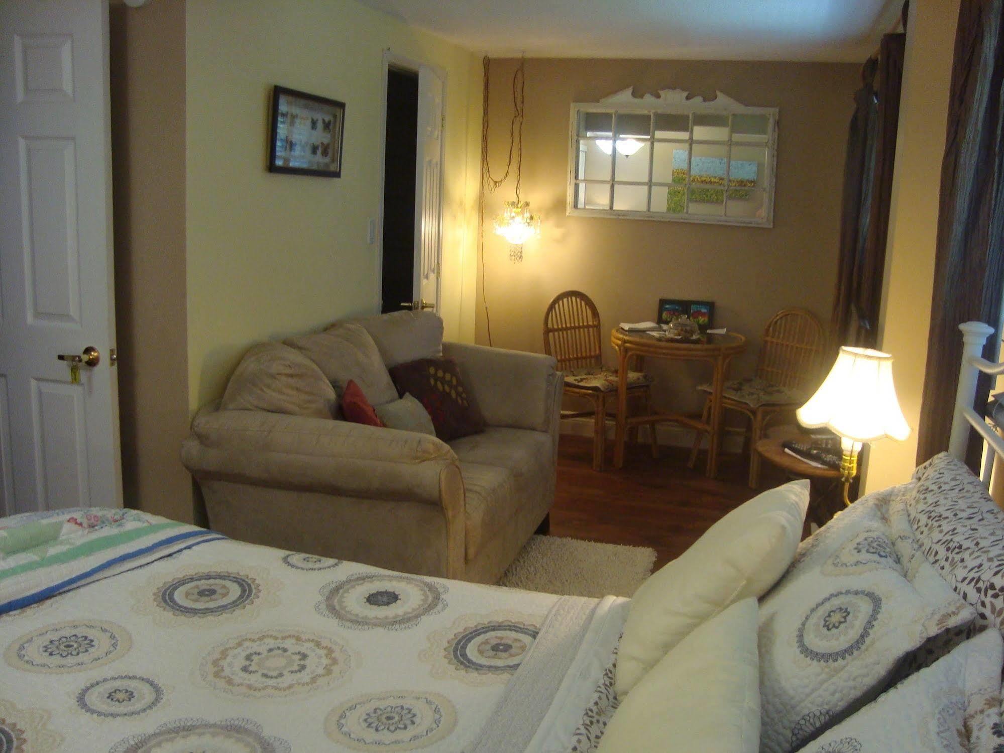 Paddington Place Bed & Breakfast Ошава Екстер'єр фото