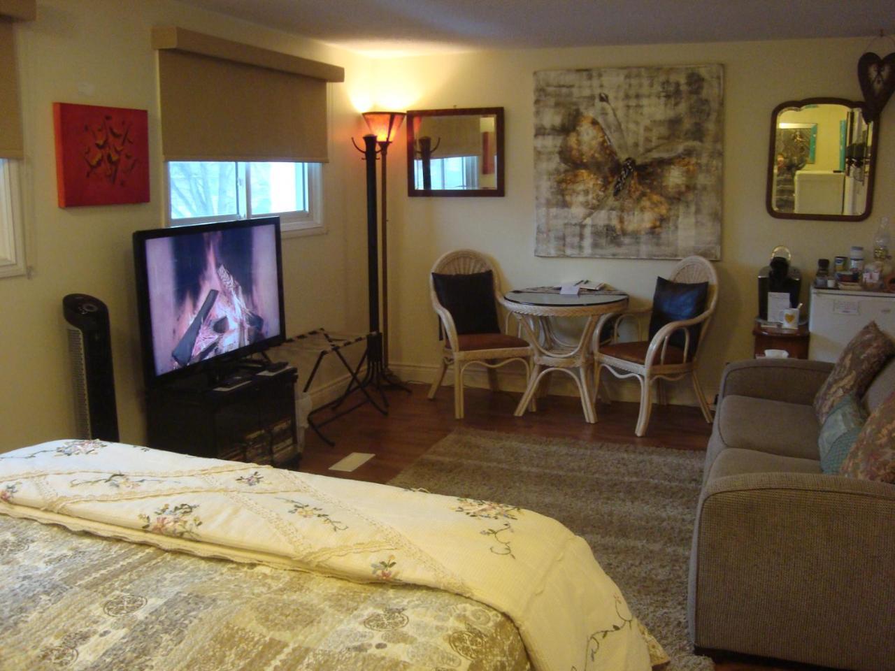 Paddington Place Bed & Breakfast Ошава Екстер'єр фото